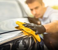 خدمة التلميع الساطع الداخلي للسيارات الصغيرة