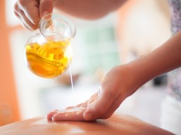 مساج شامل بـ125 ريال