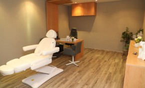 كشفية الأسنان + تنظيف وتلميع الأسنان وازالة الجير + خطة علاجية بـ 89 ريال