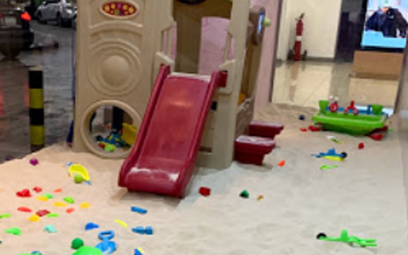 مركز لعبة وقلم