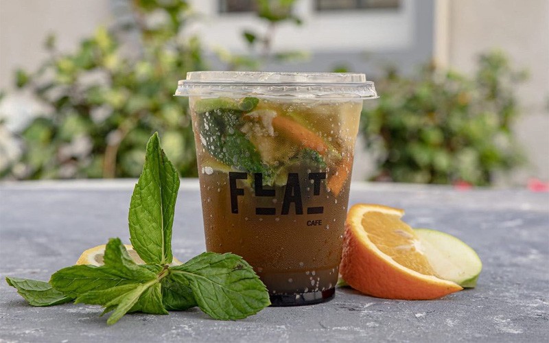 اطلب اي مشروب  واحصل على الثاني مجاناً